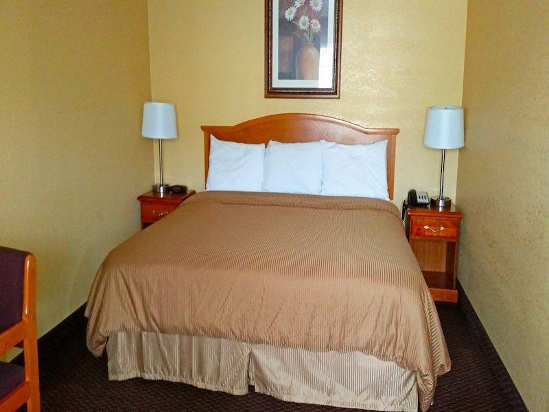 Quality Inn Lawrenceburg Buitenkant foto