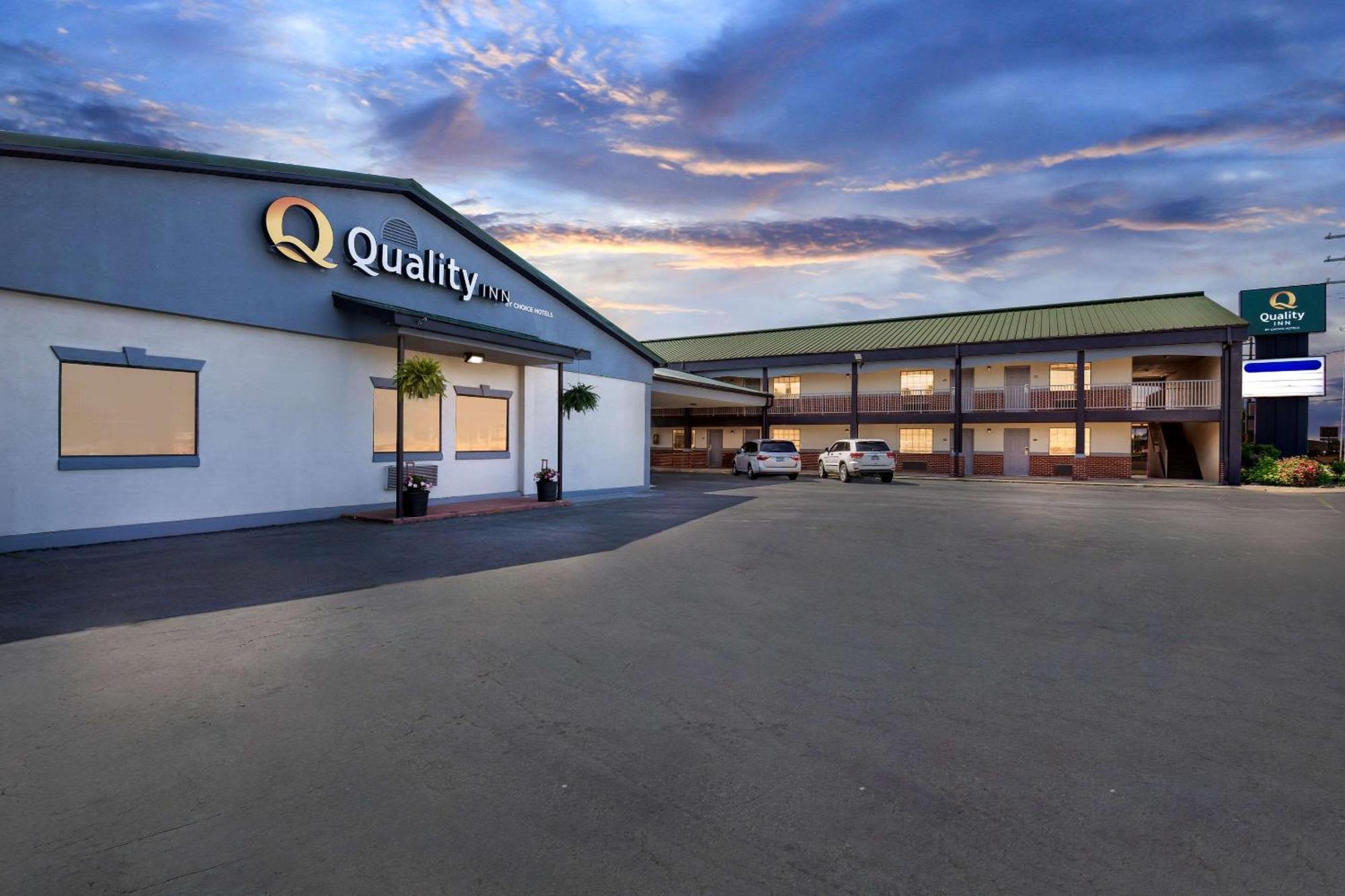 Quality Inn Lawrenceburg Buitenkant foto