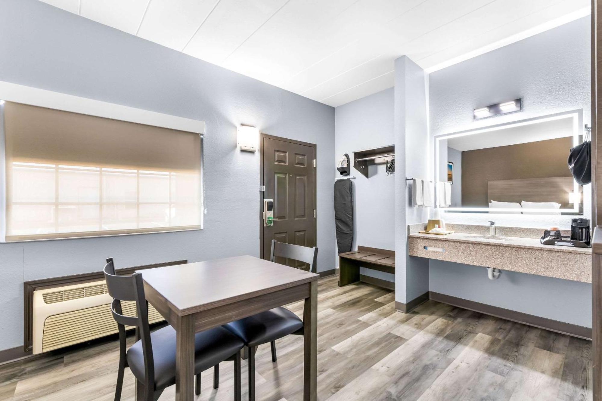 Quality Inn Lawrenceburg Buitenkant foto