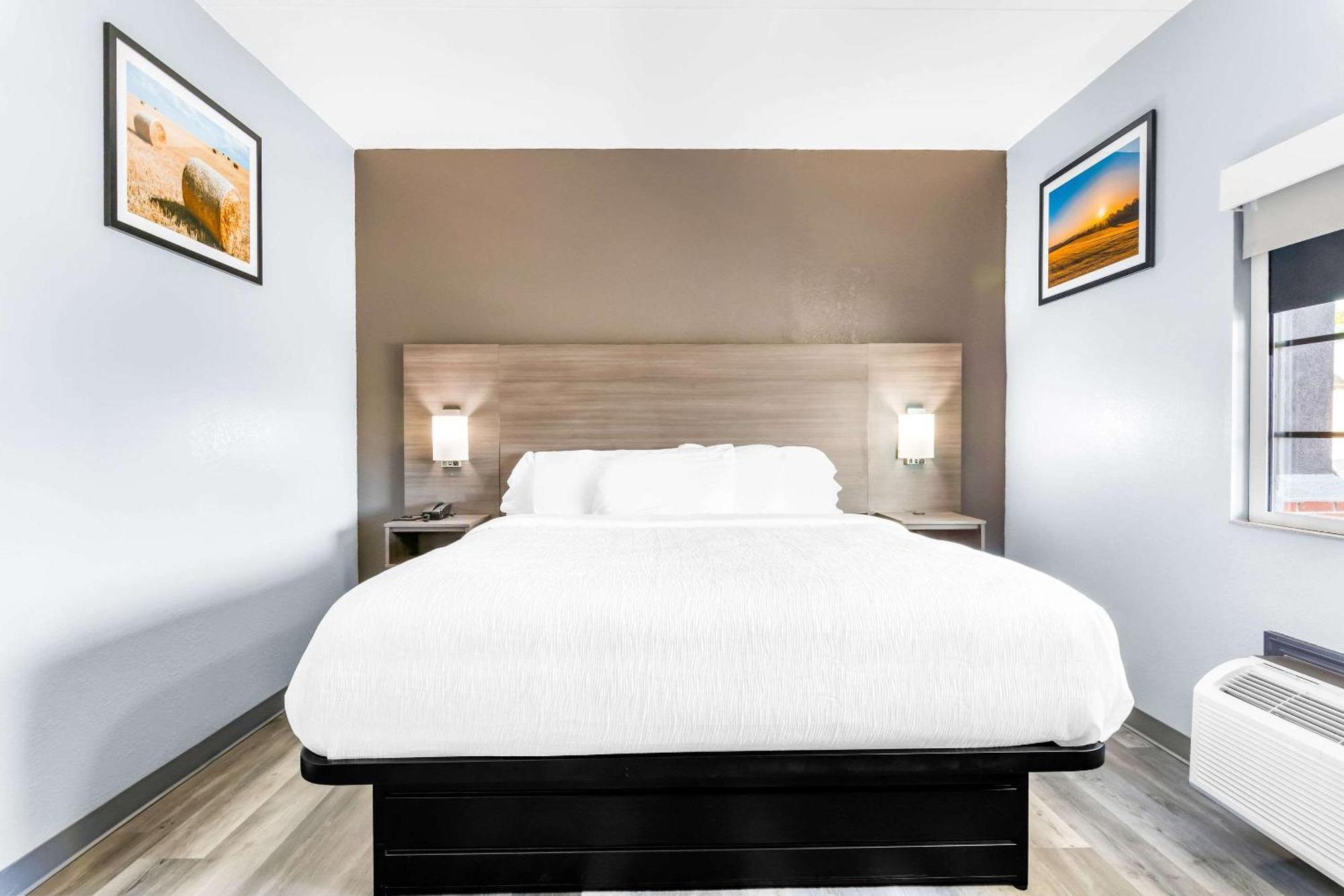 Quality Inn Lawrenceburg Buitenkant foto