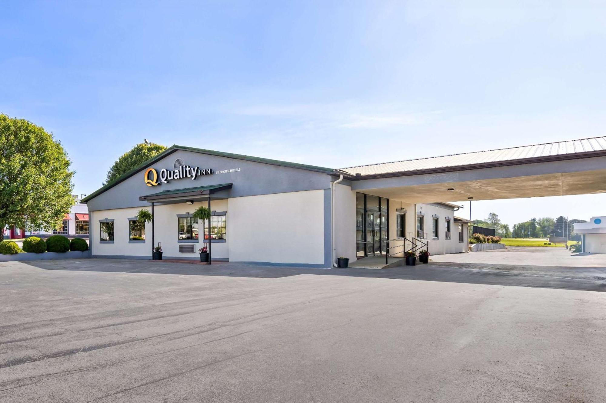 Quality Inn Lawrenceburg Buitenkant foto