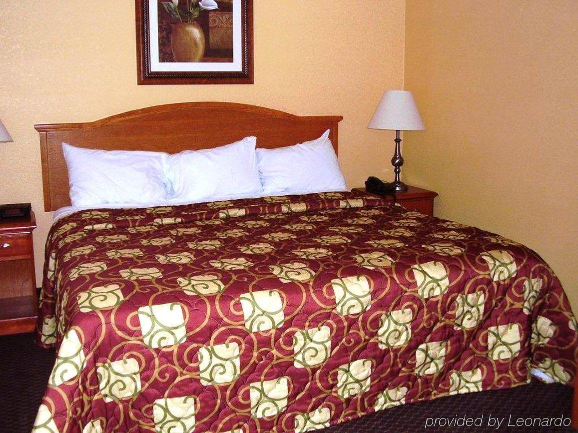 Quality Inn Lawrenceburg Buitenkant foto