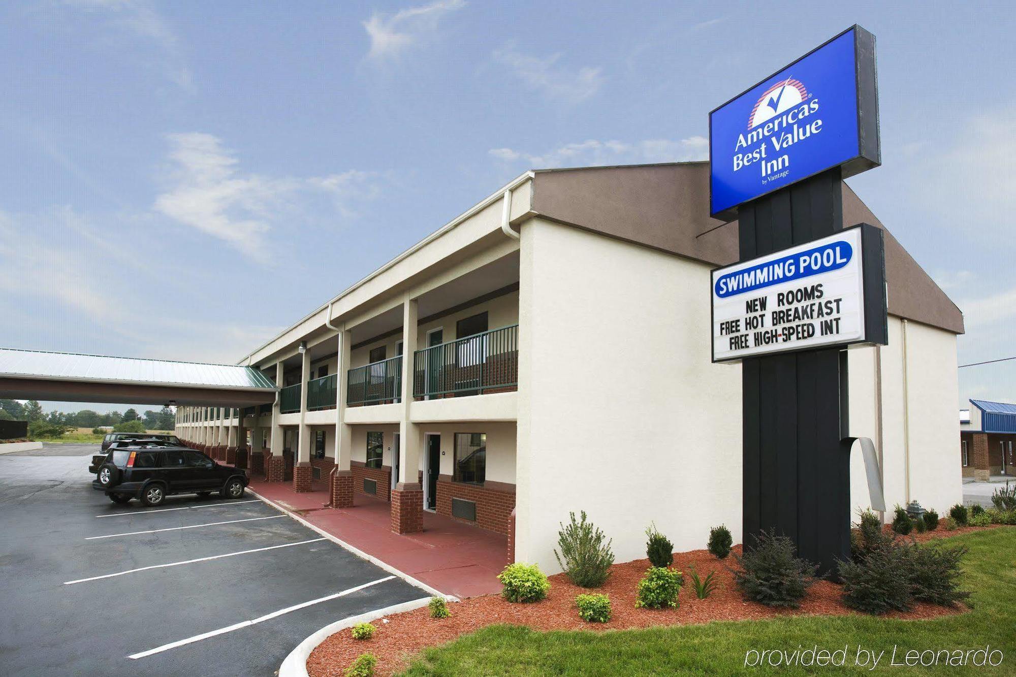Quality Inn Lawrenceburg Buitenkant foto