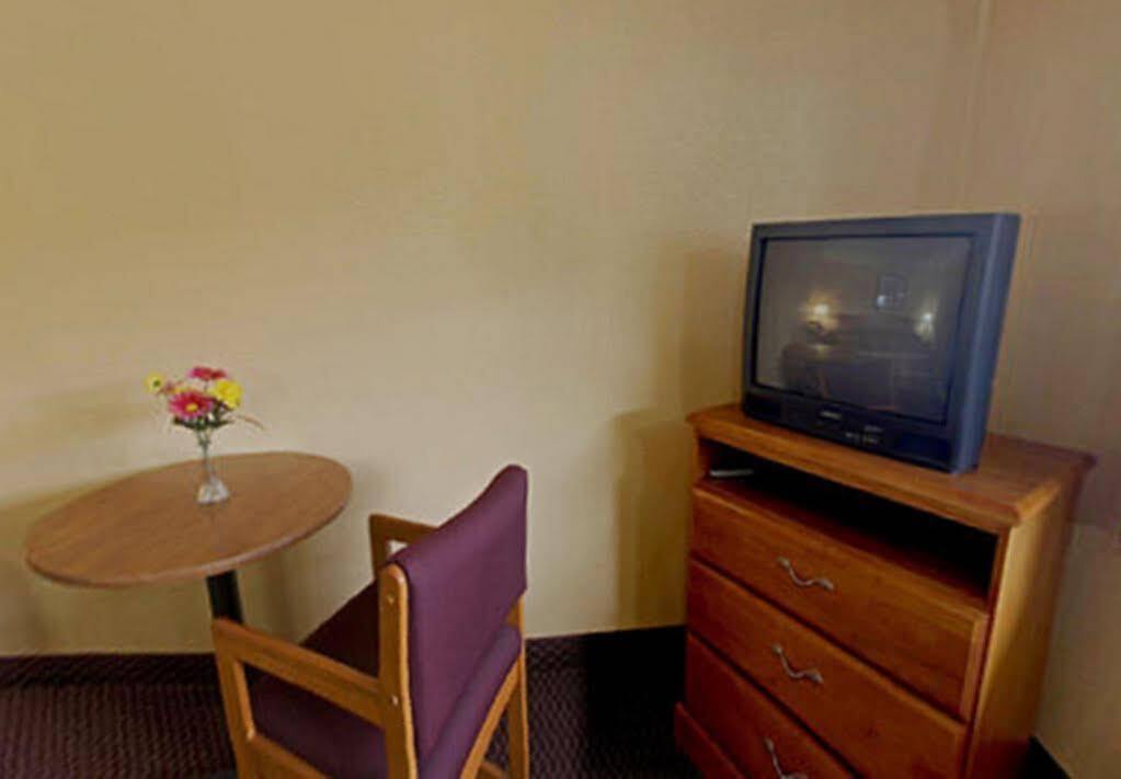 Quality Inn Lawrenceburg Buitenkant foto